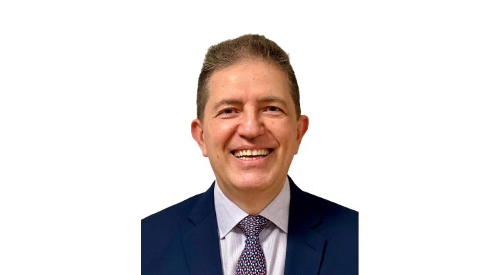Alvaro's headshot