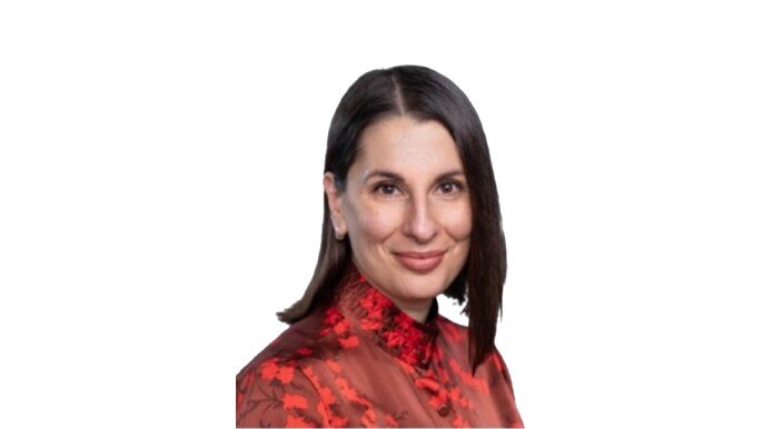 Maria Saros' headshot